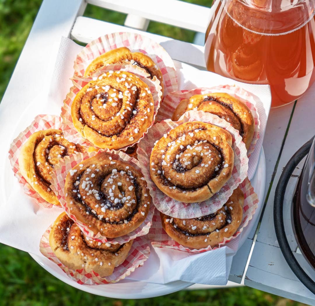 Delicious vegan puff pastry tarts - Dunlex Adhesives